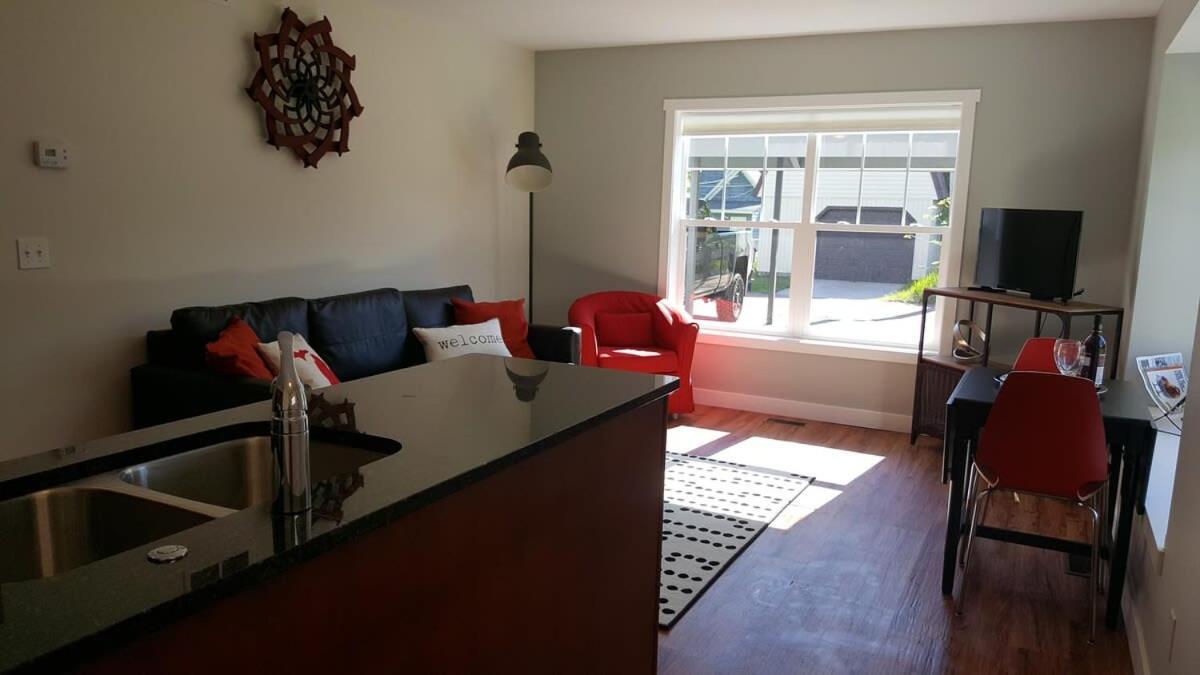 Modern And Pristine Condo -By The Gt Commons Traverse City Buitenkant foto