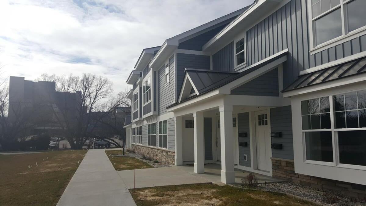 Modern And Pristine Condo -By The Gt Commons Traverse City Buitenkant foto